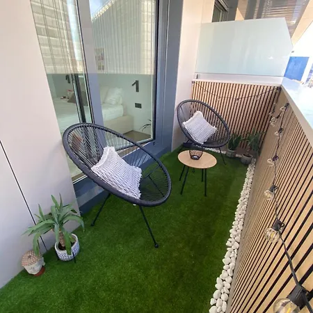 Piso De Diseno En Con Parking Gratuito דירה *