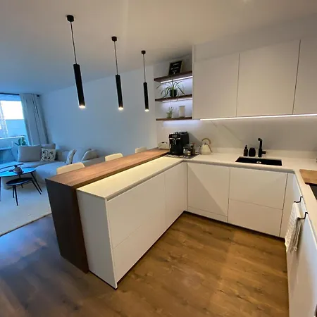 Piso De Diseno En Con Parking Gratuito דירה