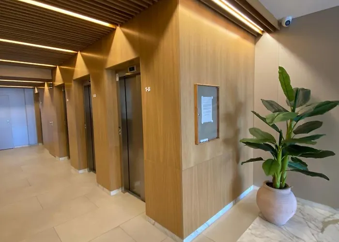 Piso De Diseno En Con Parking Gratuito *